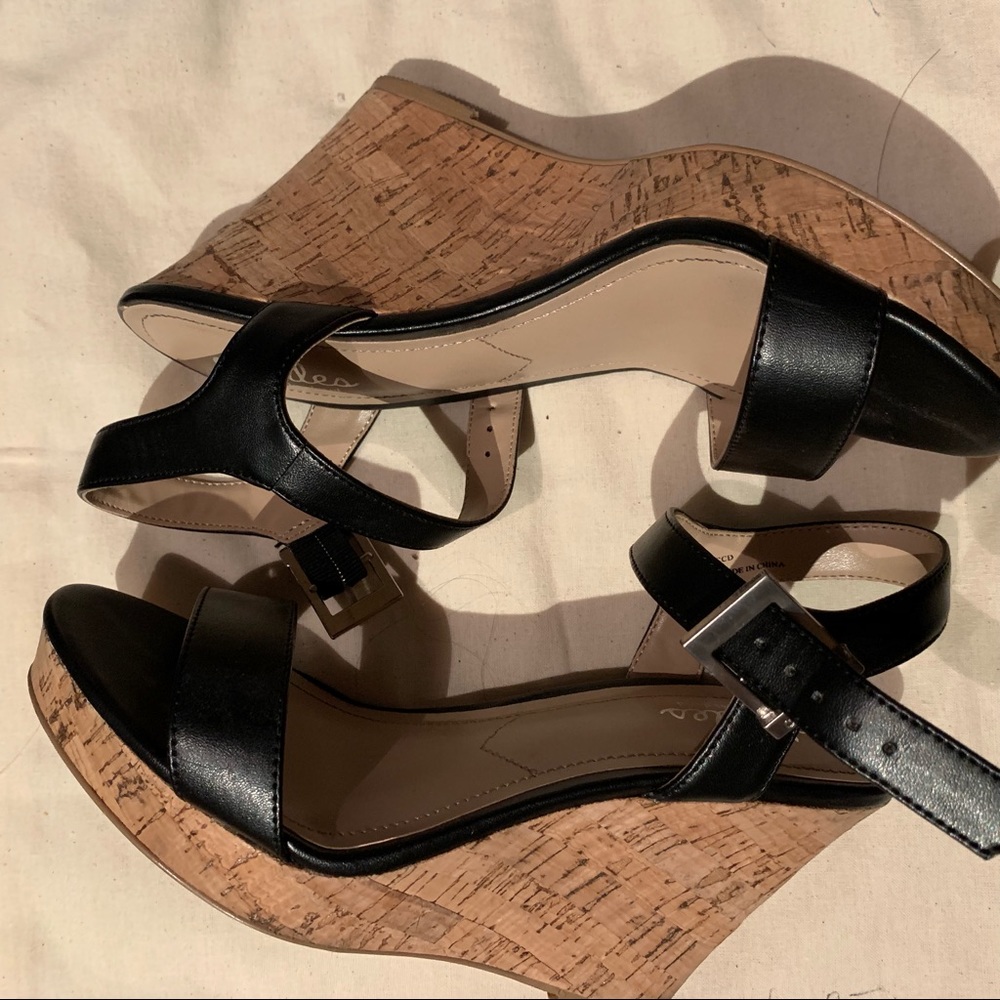 Usual comfy black heels